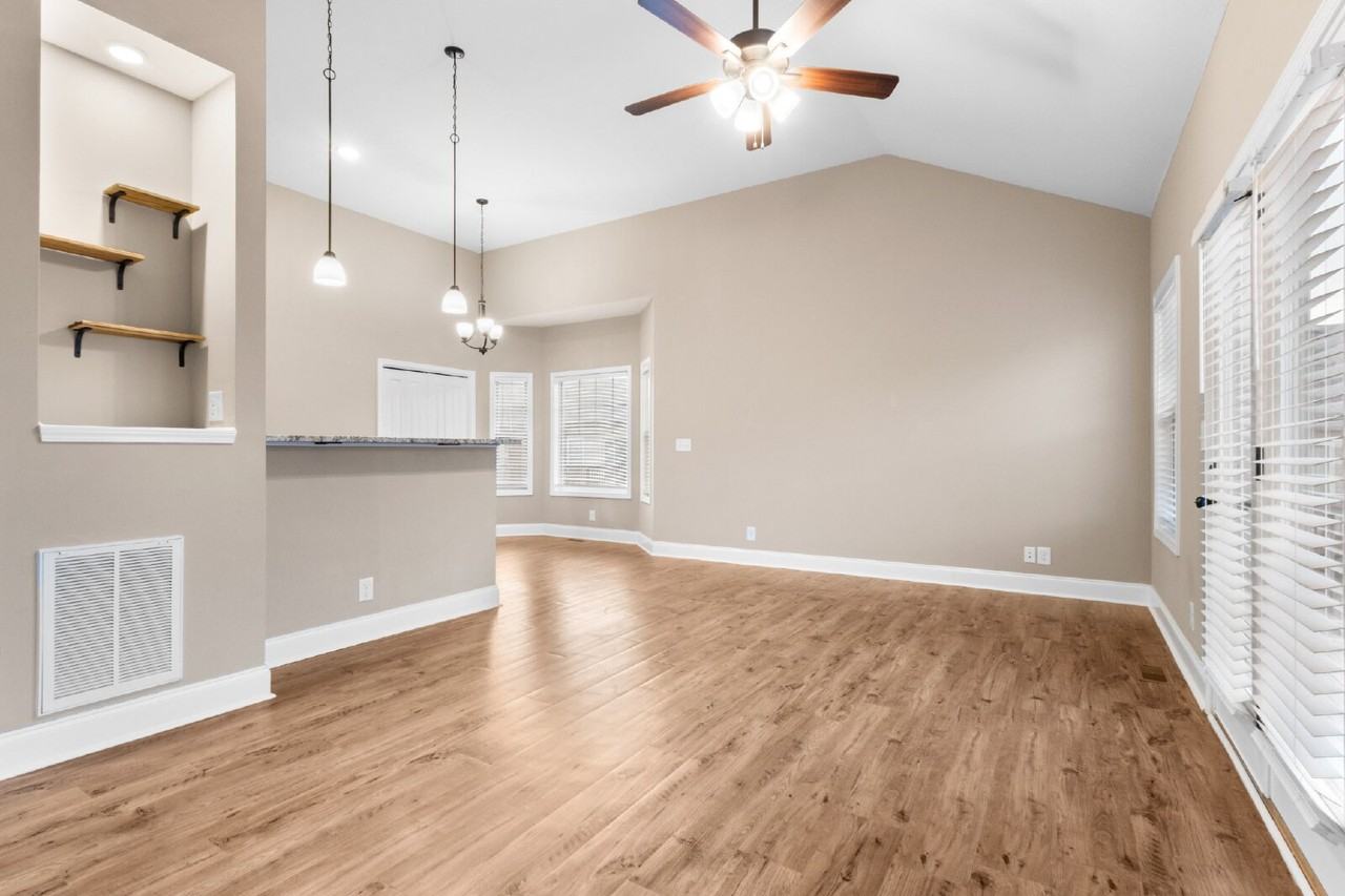 177 Dundee Dr - Photo 2 of 4