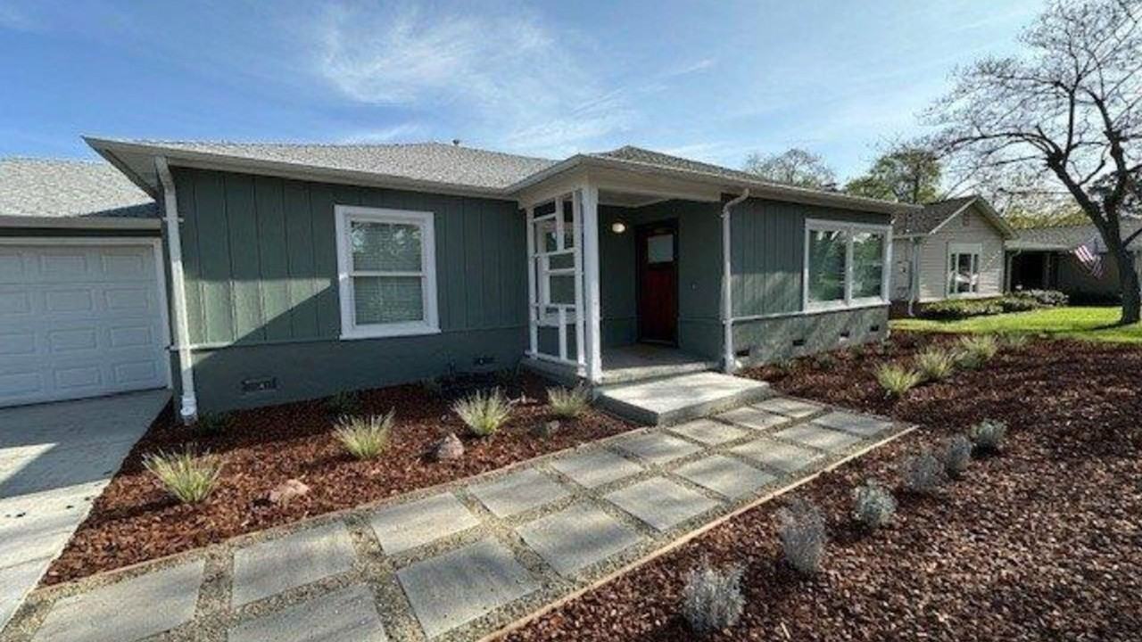 3140 Rogers Ave - Photo 3 of 18