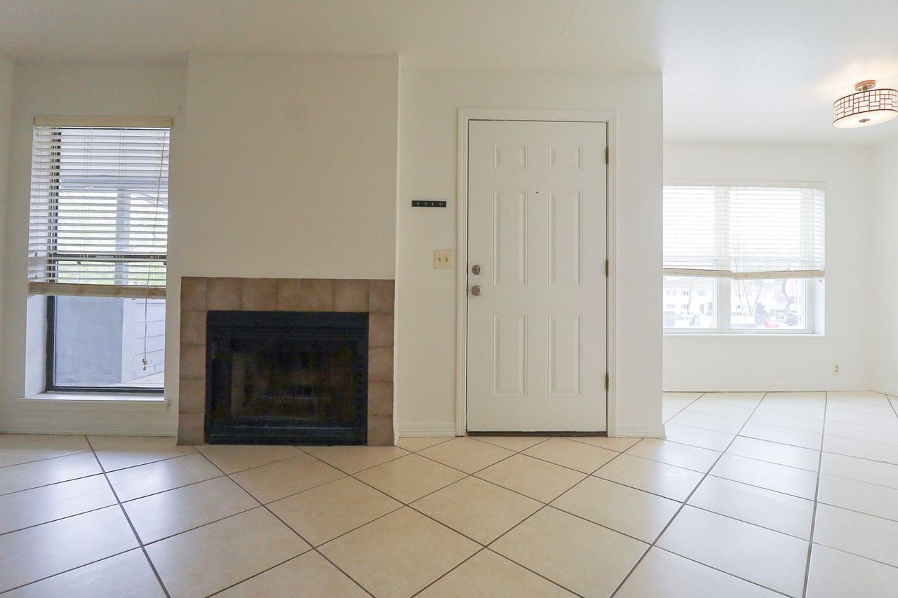 2433 E 87th St #282 - Photo 4 of 19