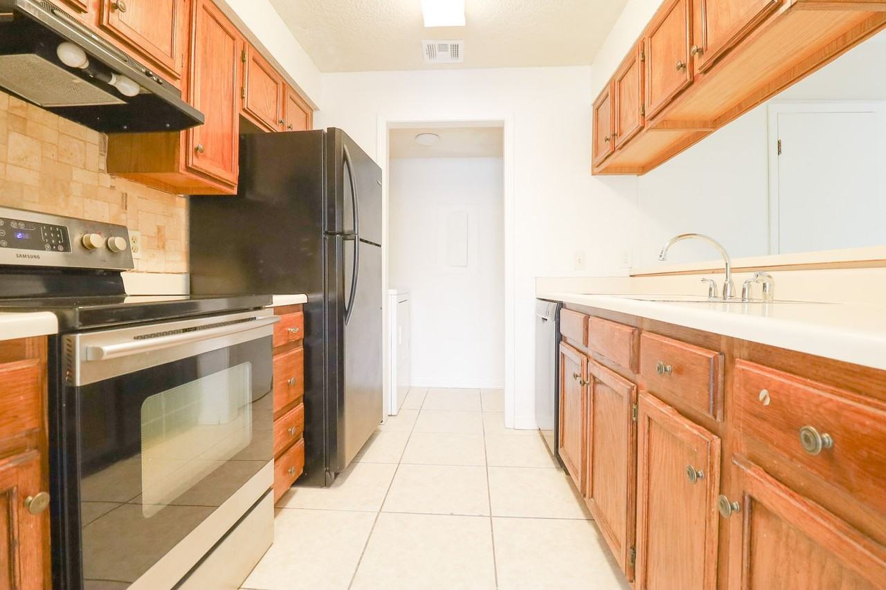 2433 E 87th St #282 - Photo 6 of 19