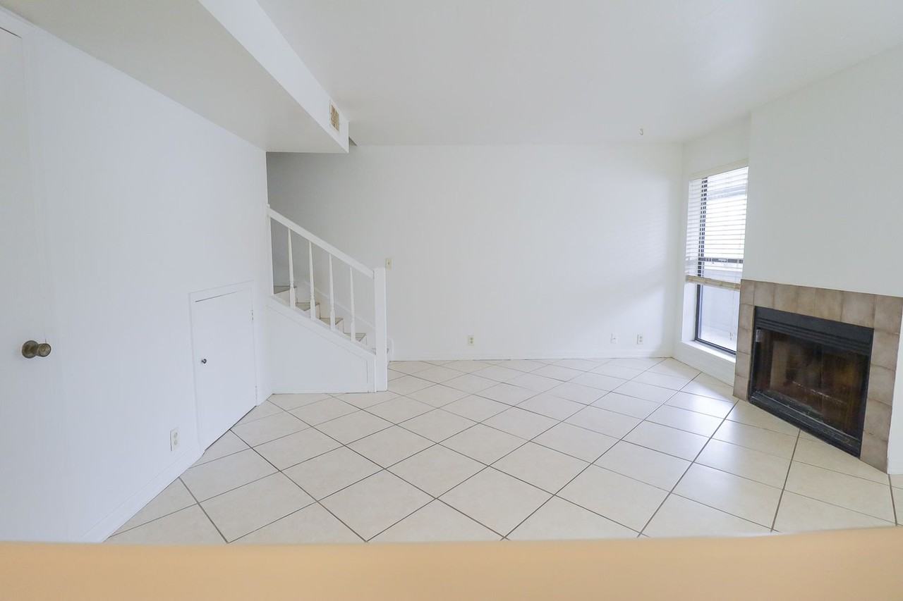 2433 E 87th St #282 - Photo 7 of 19