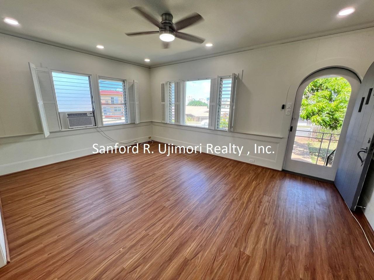 717 6th Ave - Photo 3 of 23