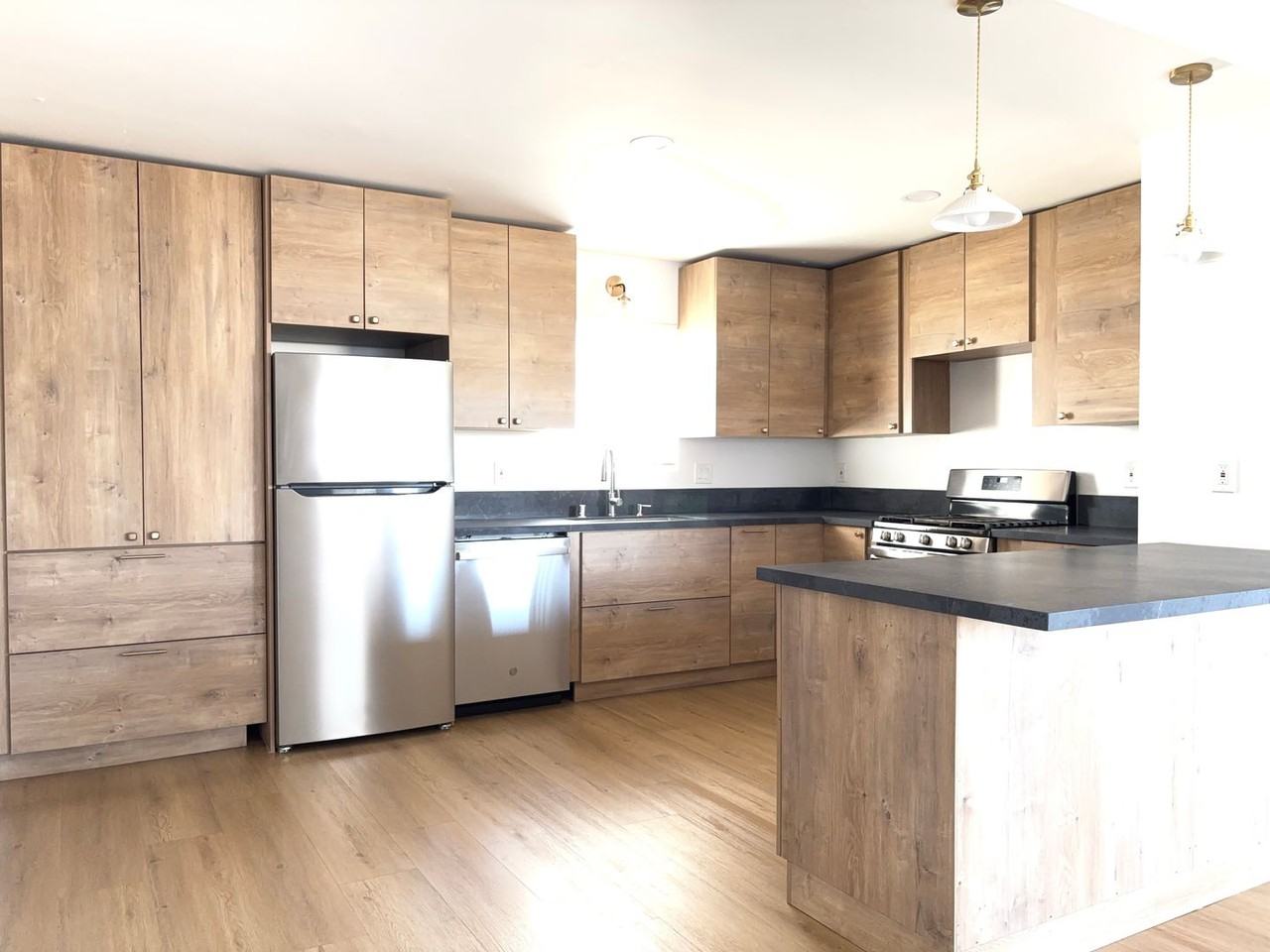 1214 13th St - Photo 5 of 15