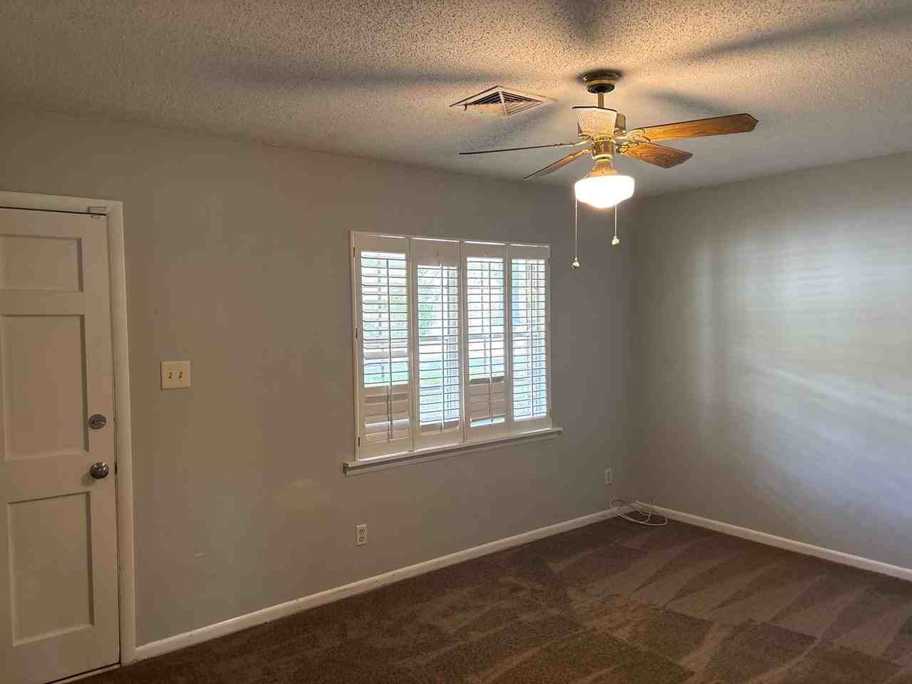 6411 Pinebrook Dr - Photo 4 of 16