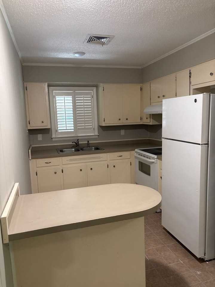 6411 Pinebrook Dr - Photo 7 of 16