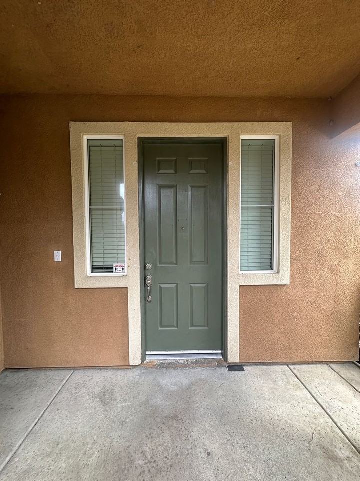 6302 Hawk Creek Dr - Photo 3 of 21