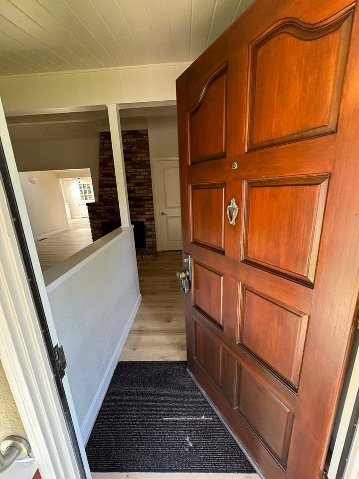 730 Rosemont Ave - Photo 3 of 18