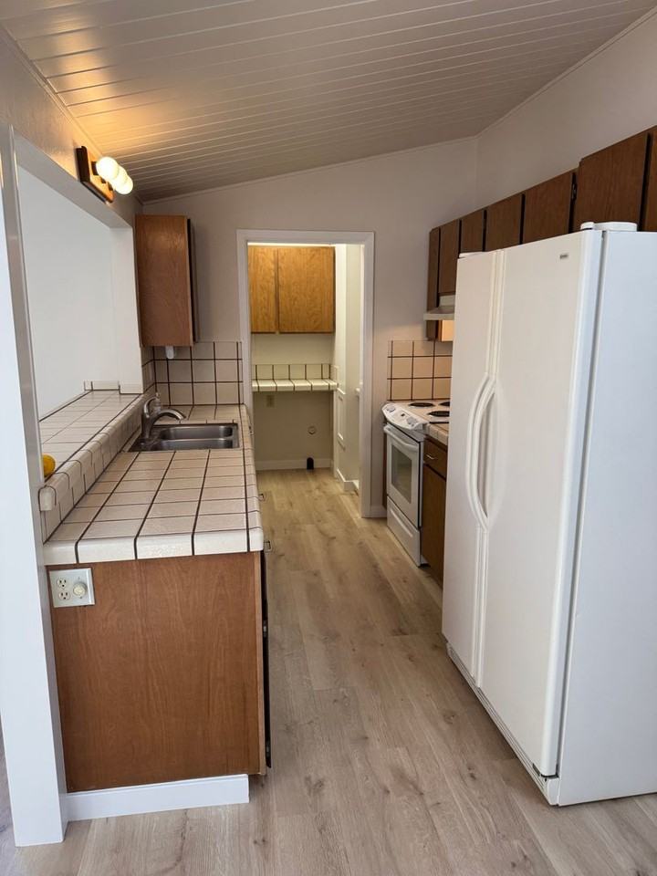 730 Rosemont Ave - Photo 7 of 18