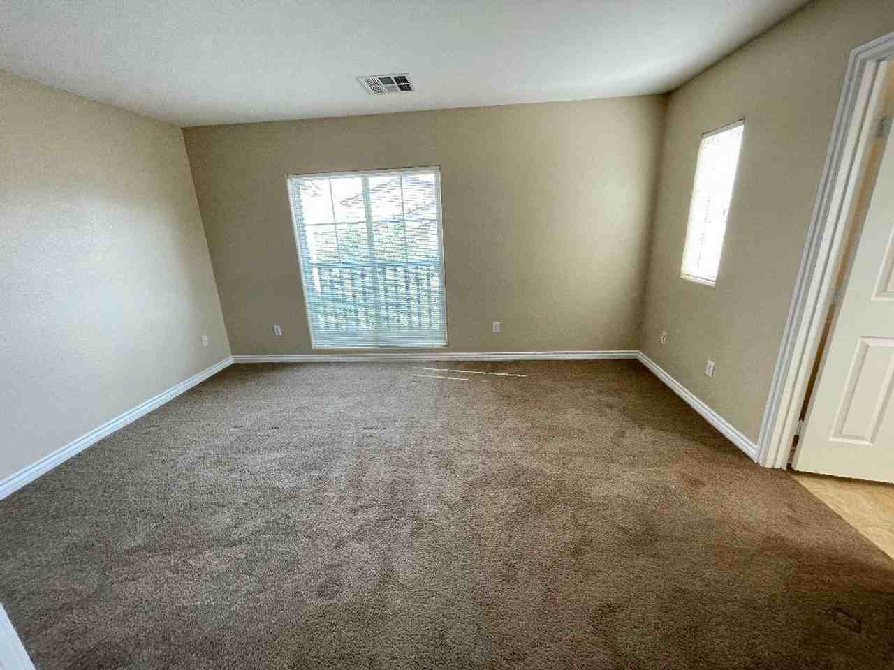 1922 Granemore St - Photo 7 of 10
