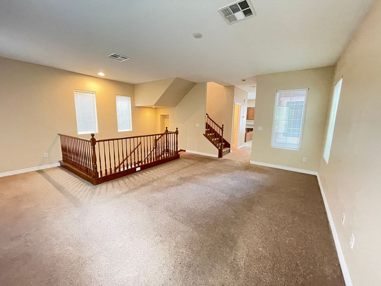 1922 Granemore St - Photo 4 of 10