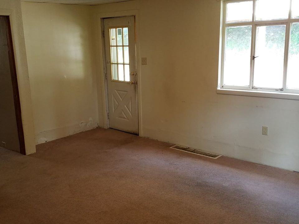 570 Harmony Ave - Photo 2 of 17