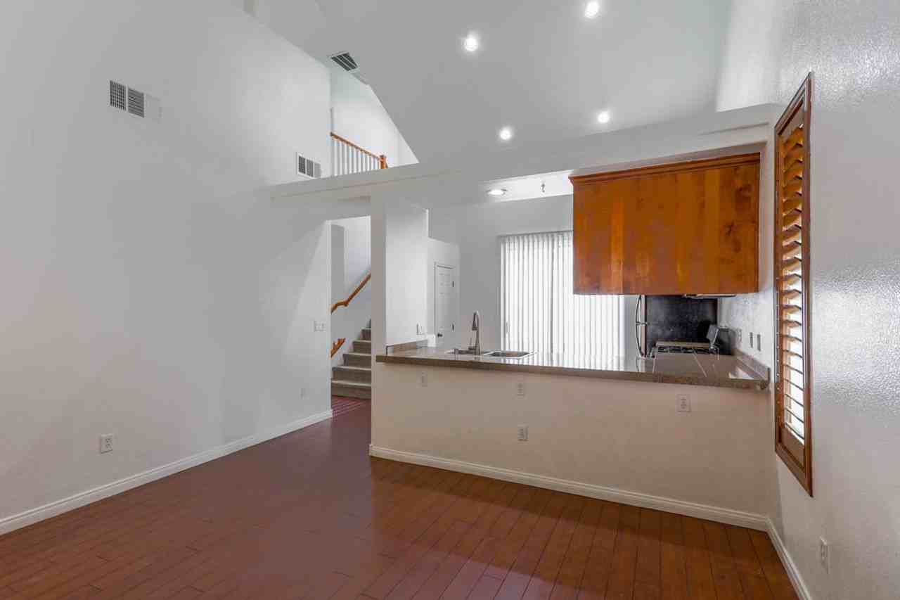 7625 Grassy Bank St - Photo 6 of 34