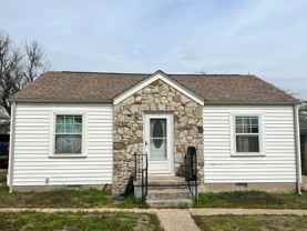 831 Poplar Ave - Photo 1 of 1