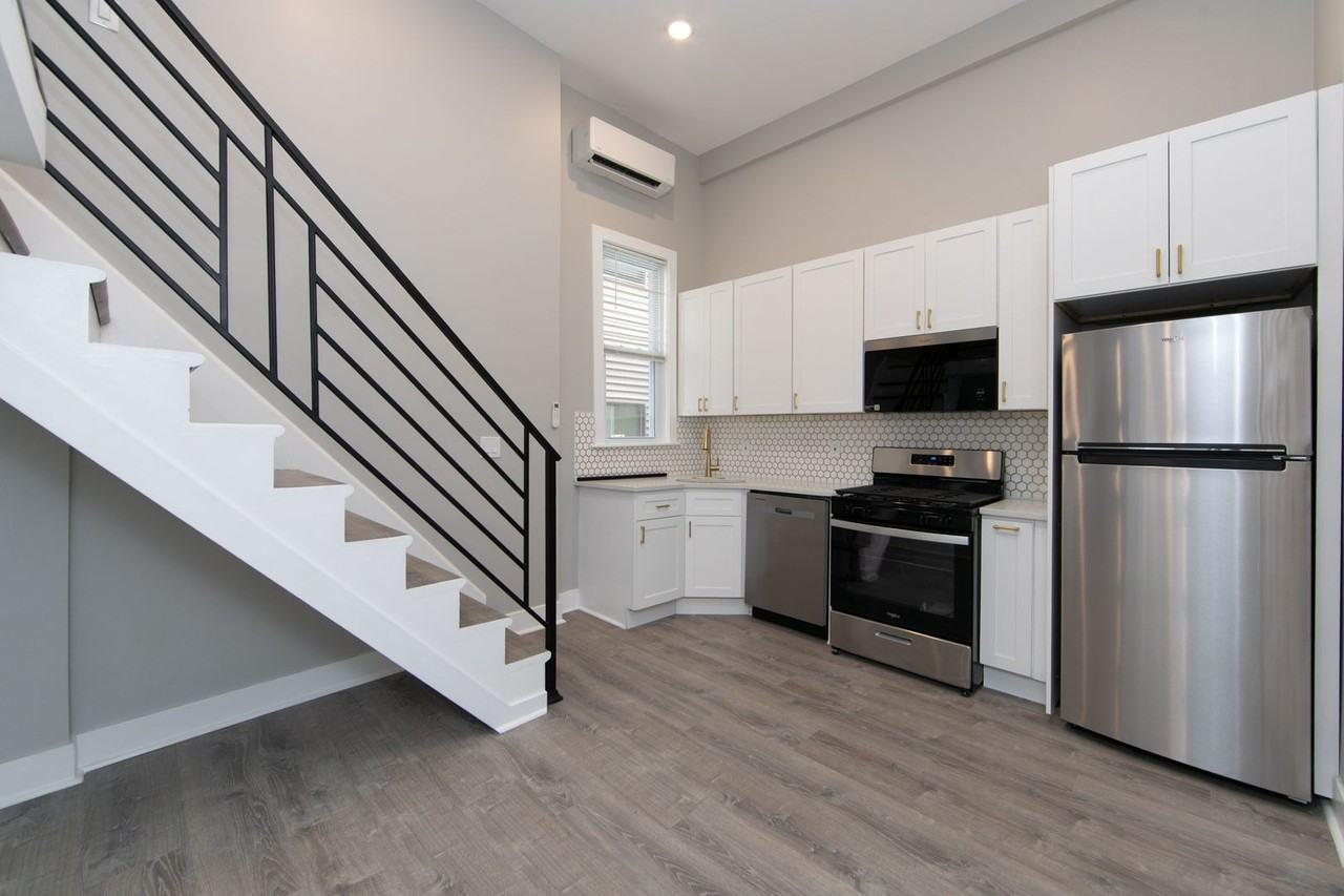 436 Broadway - Photo 2 of 9