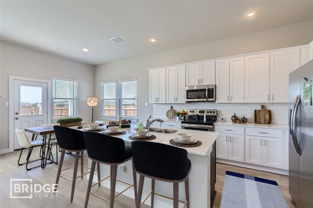 7803 Escarpment Dr - Photo 2 of 13