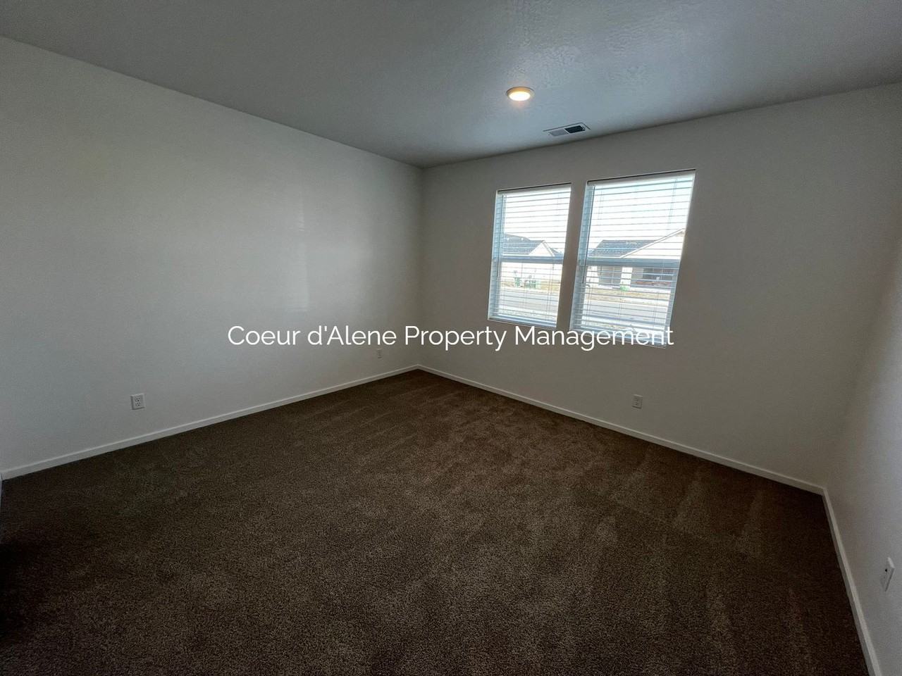 5212 E Aquila Ave - Photo 6 of 18