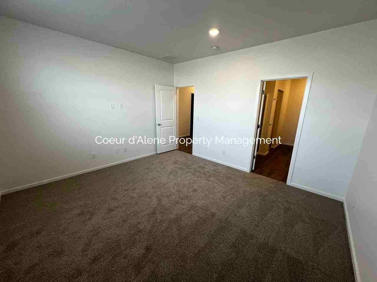 5212 E Aquila Ave - Photo 7 of 18