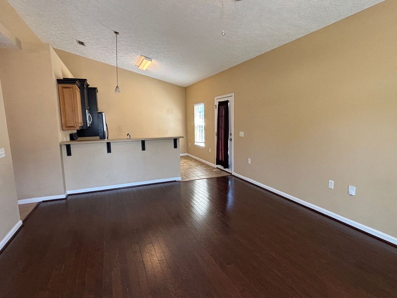 2611 Avondale Ct - Photo 5 of 14