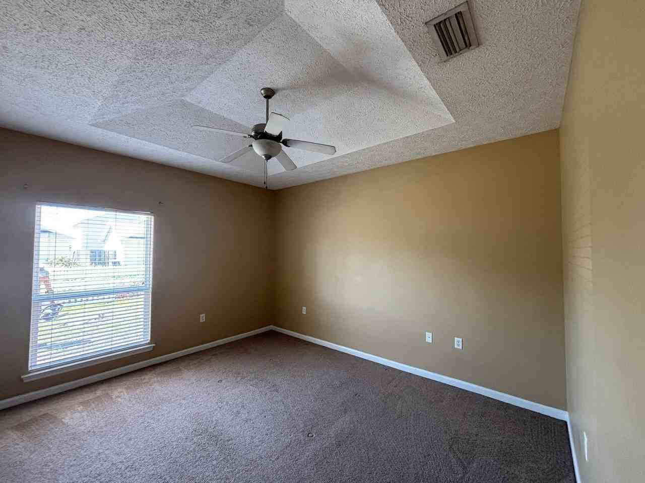 2611 Avondale Ct - Photo 6 of 14