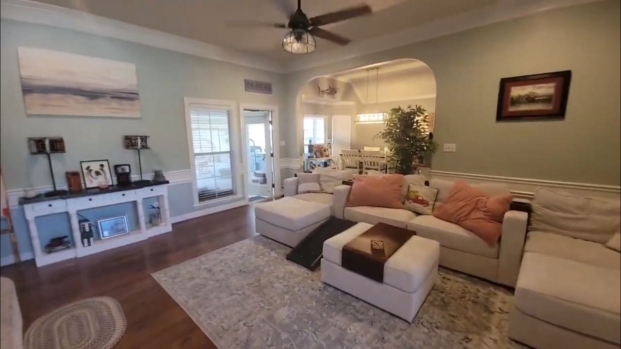 2525 Brookhaven Dr - Photo 3 of 6