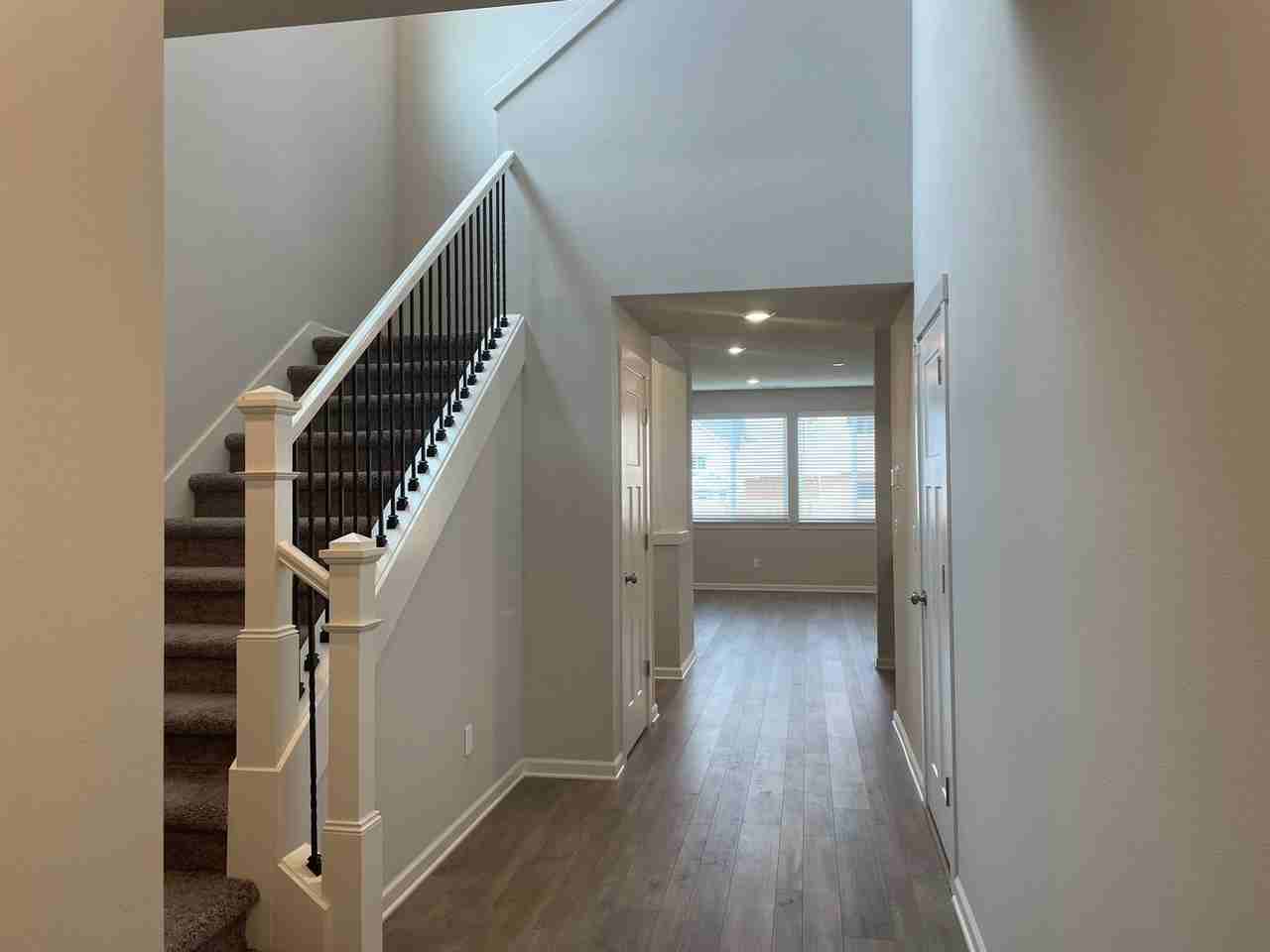 4224 S Willow Dr - Photo 4 of 50