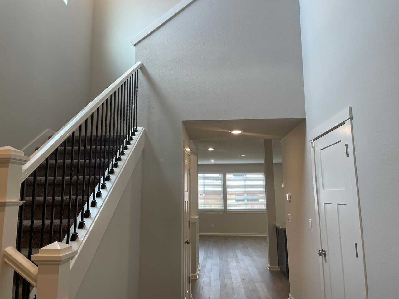 4224 S Willow Dr - Photo 6 of 50