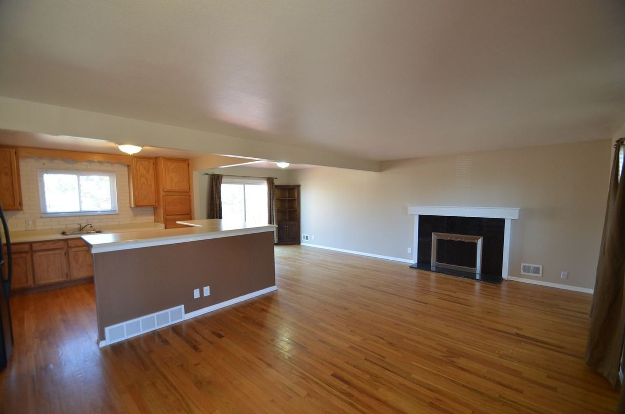 10554 Paley St - Photo 2 of 16