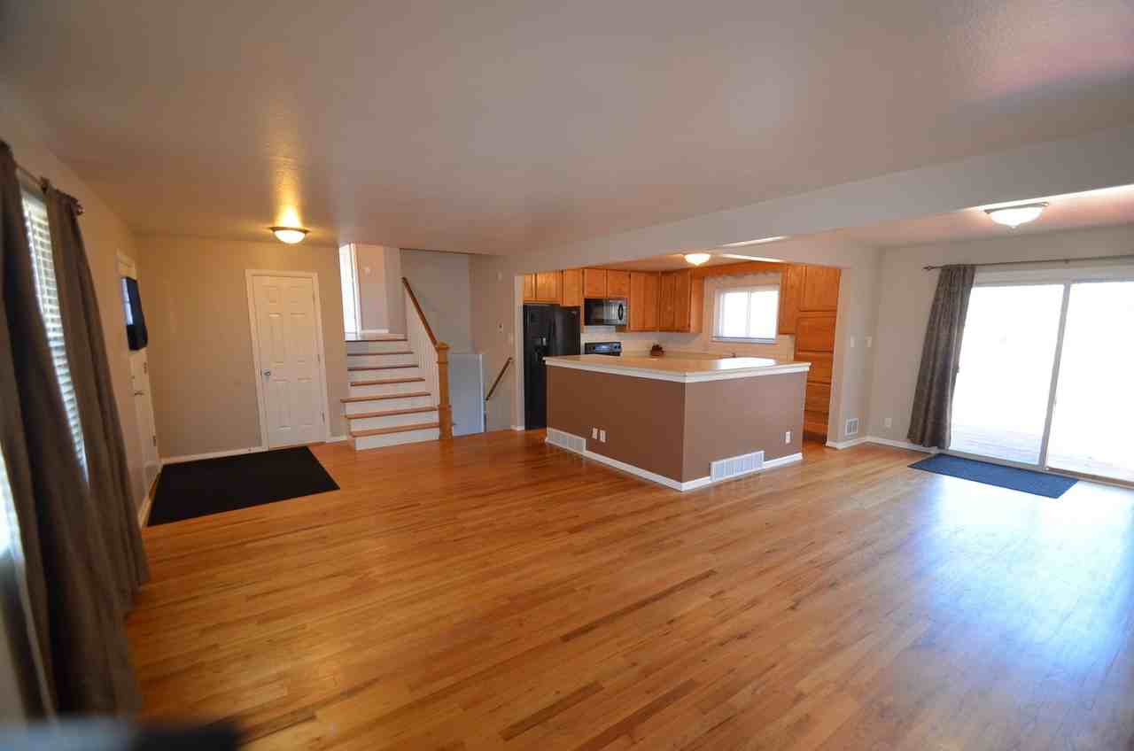 10554 Paley St - Photo 4 of 16