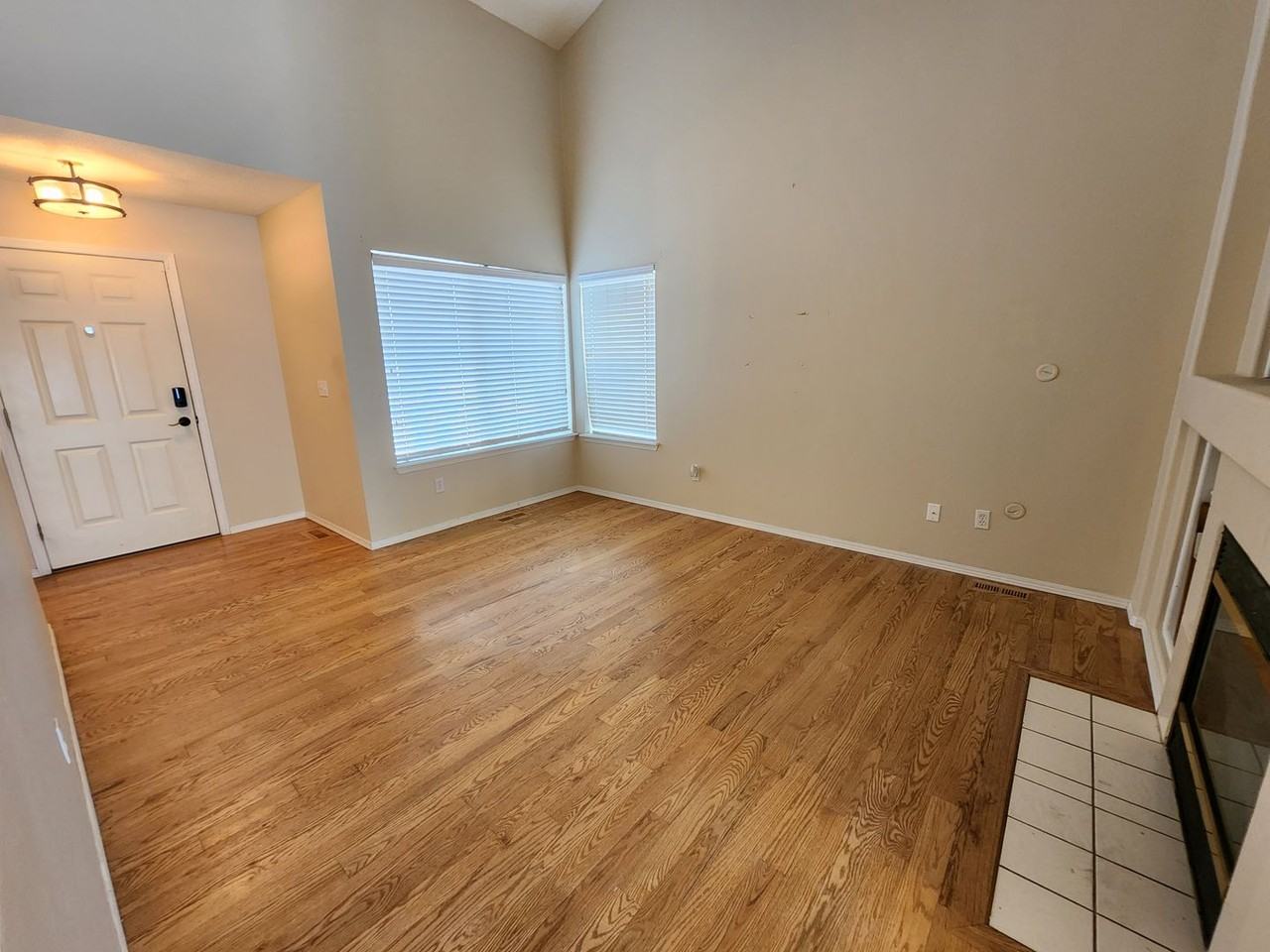 4650 Bittercreek Dr - Photo 3 of 14