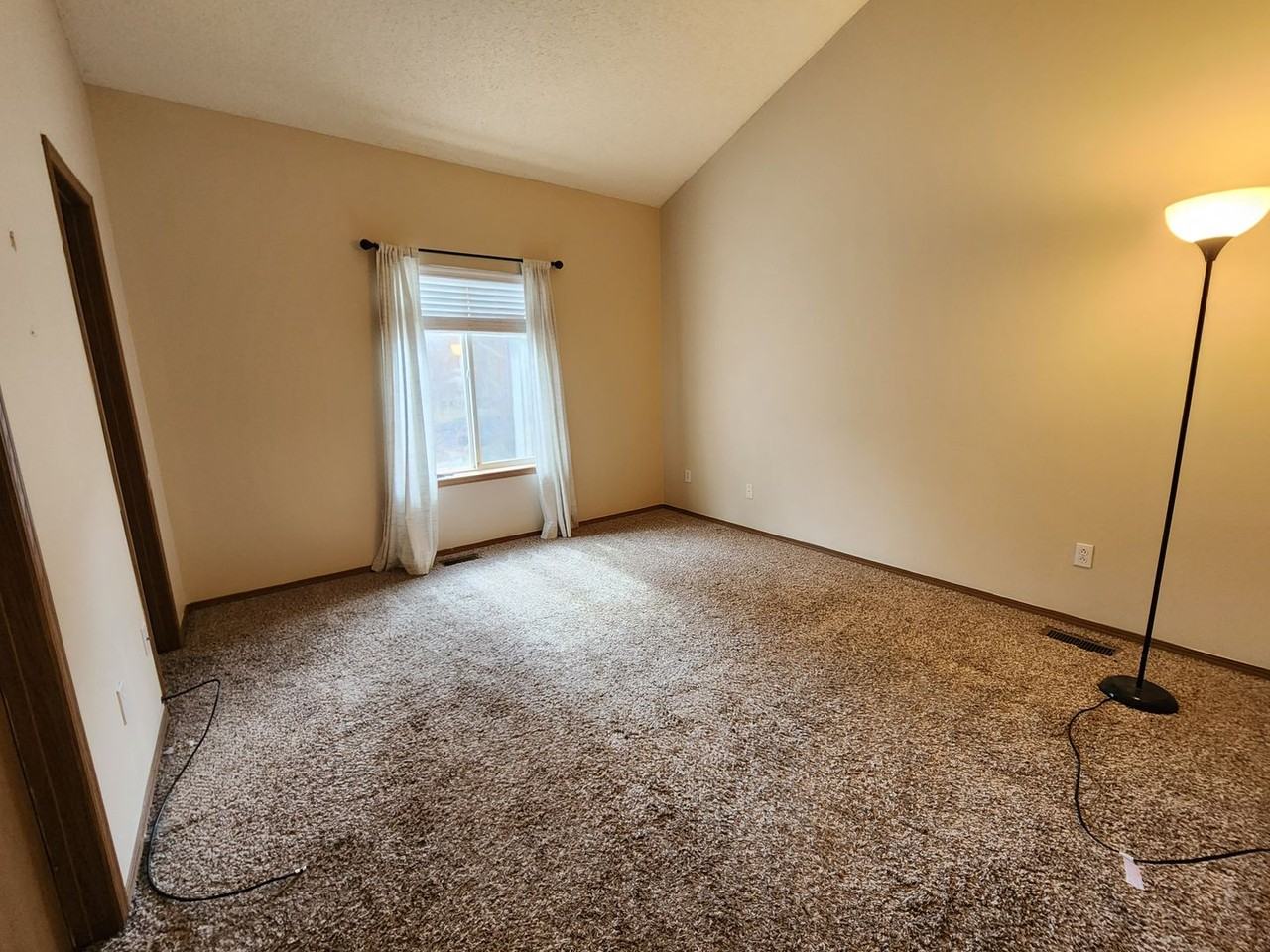 4650 Bittercreek Dr - Photo 5 of 14