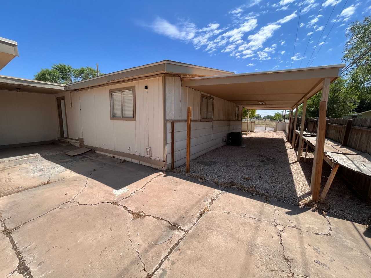 400 N Elm Ave - Photo 6 of 16