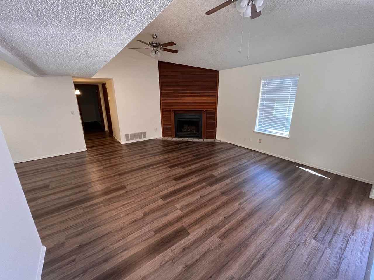 703 Broken Arrow Rd - Photo 4 of 18
