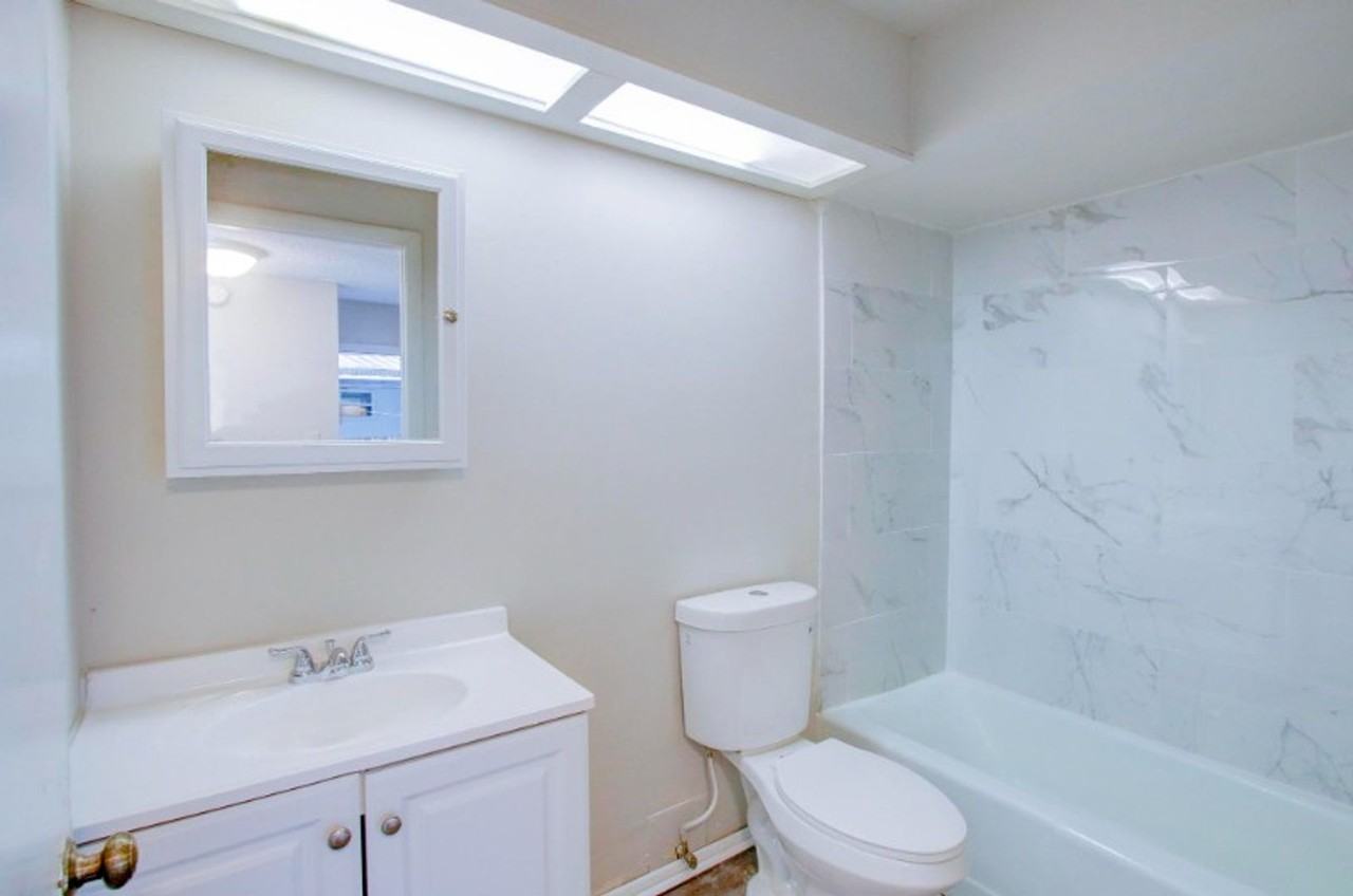 1106 Country Club Ln - Photo 3 of 15