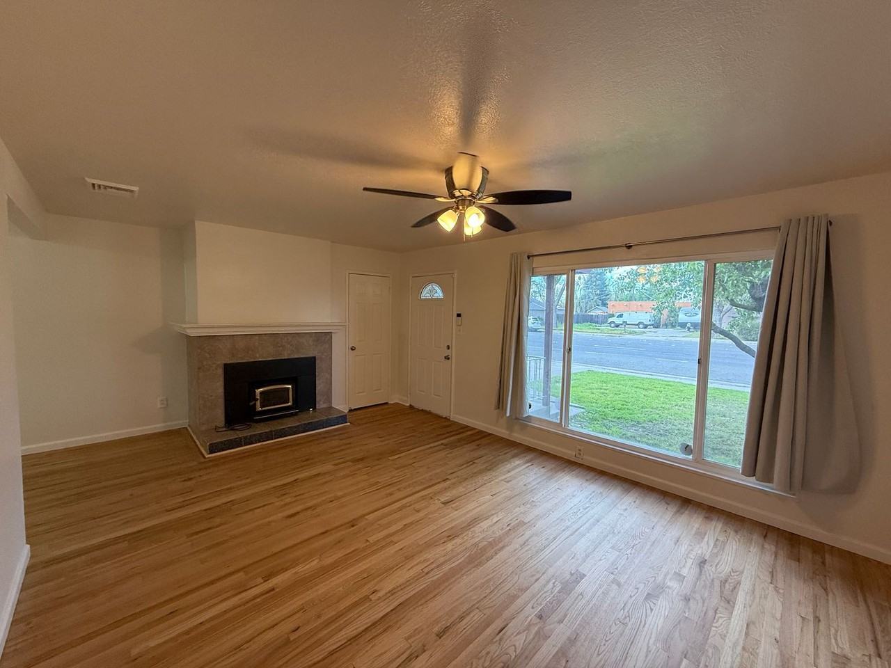 1326 W Orangeburg Ave - Photo 3 of 25