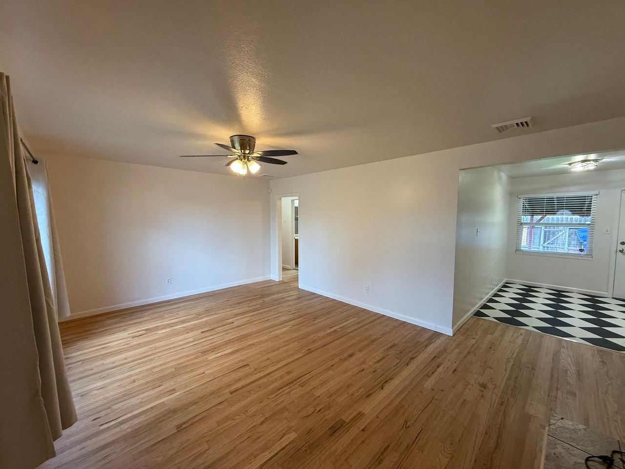 1326 W Orangeburg Ave - Photo 4 of 25