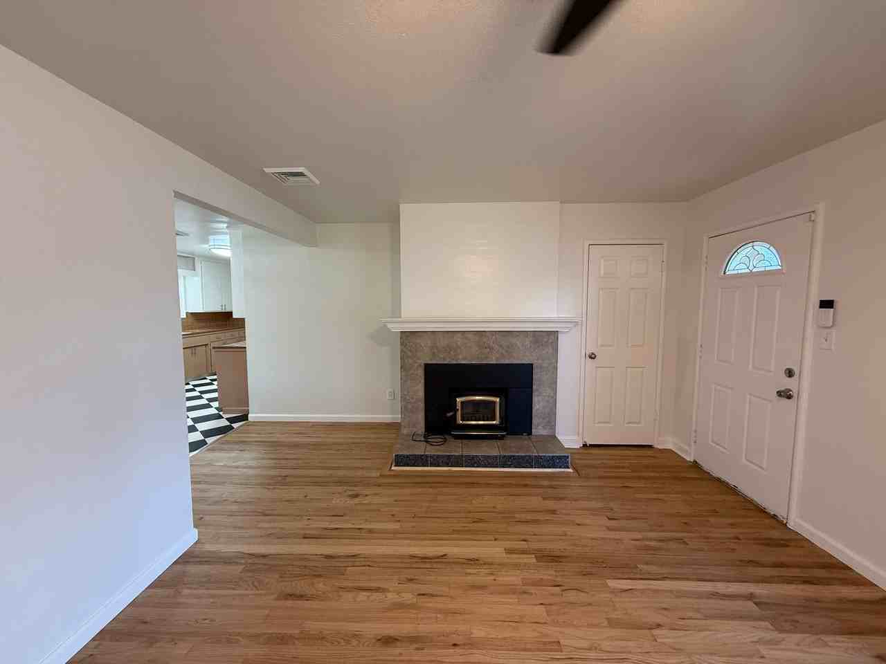 1326 W Orangeburg Ave - Photo 5 of 25