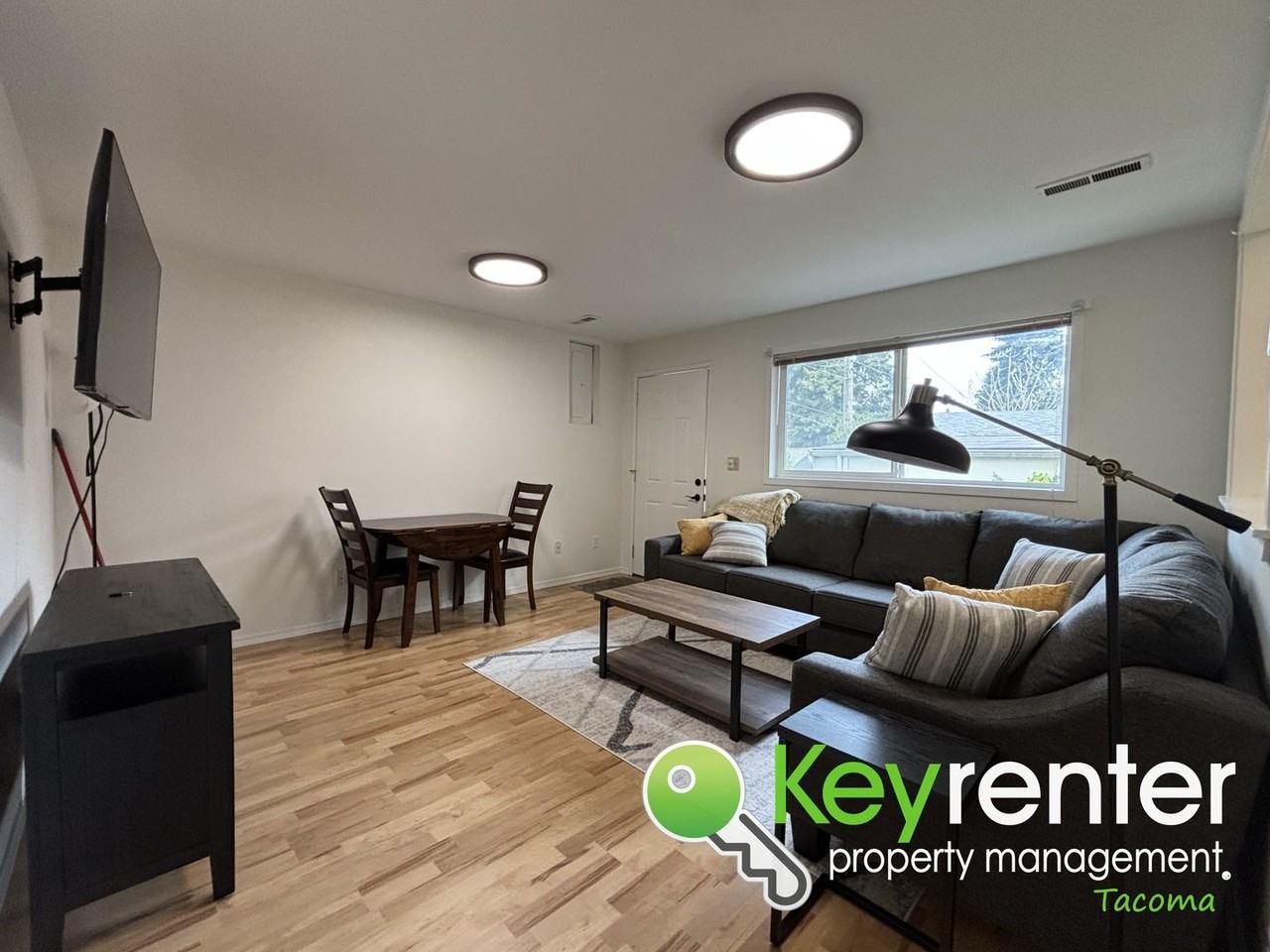 4911 N 27th St - Photo 2 of 15