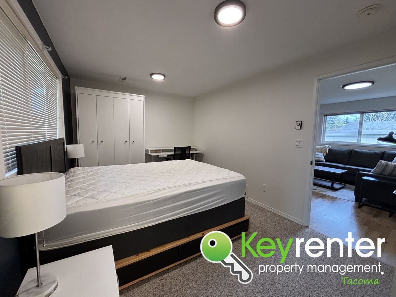 4911 N 27th St - Photo 5 of 15