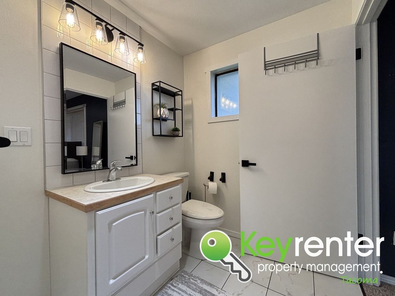 4911 N 27th St - Photo 7 of 15