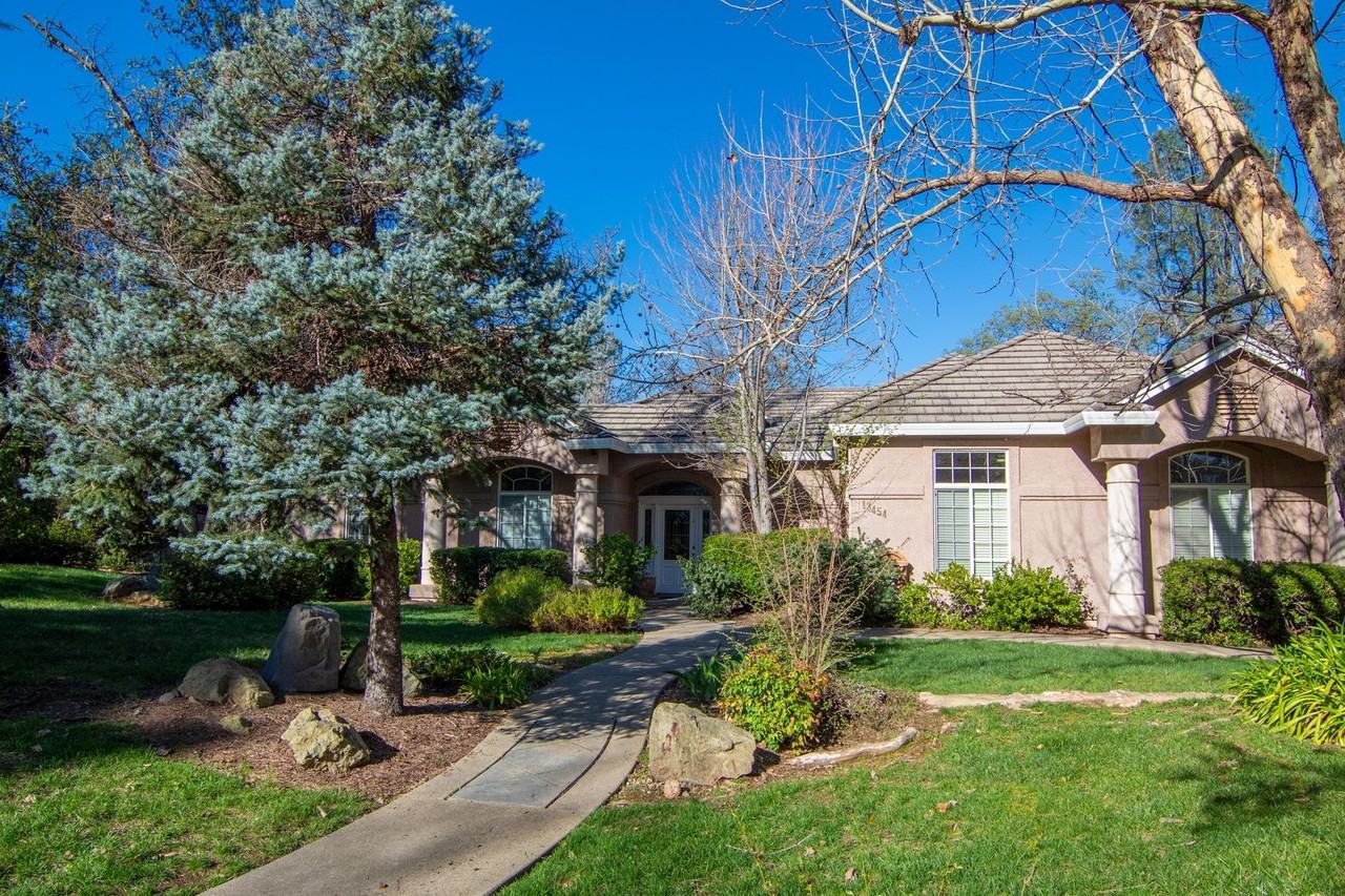 13454 Tierra Heights Rd - Photo 2 of 50