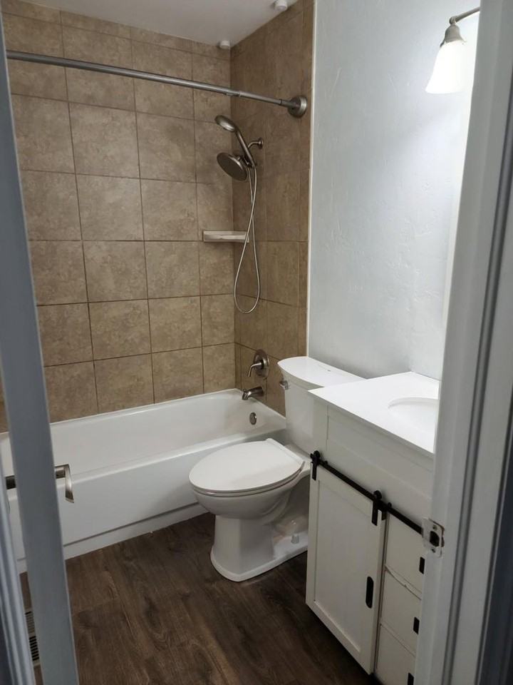 5110 Bridle Pl - Photo 4 of 12