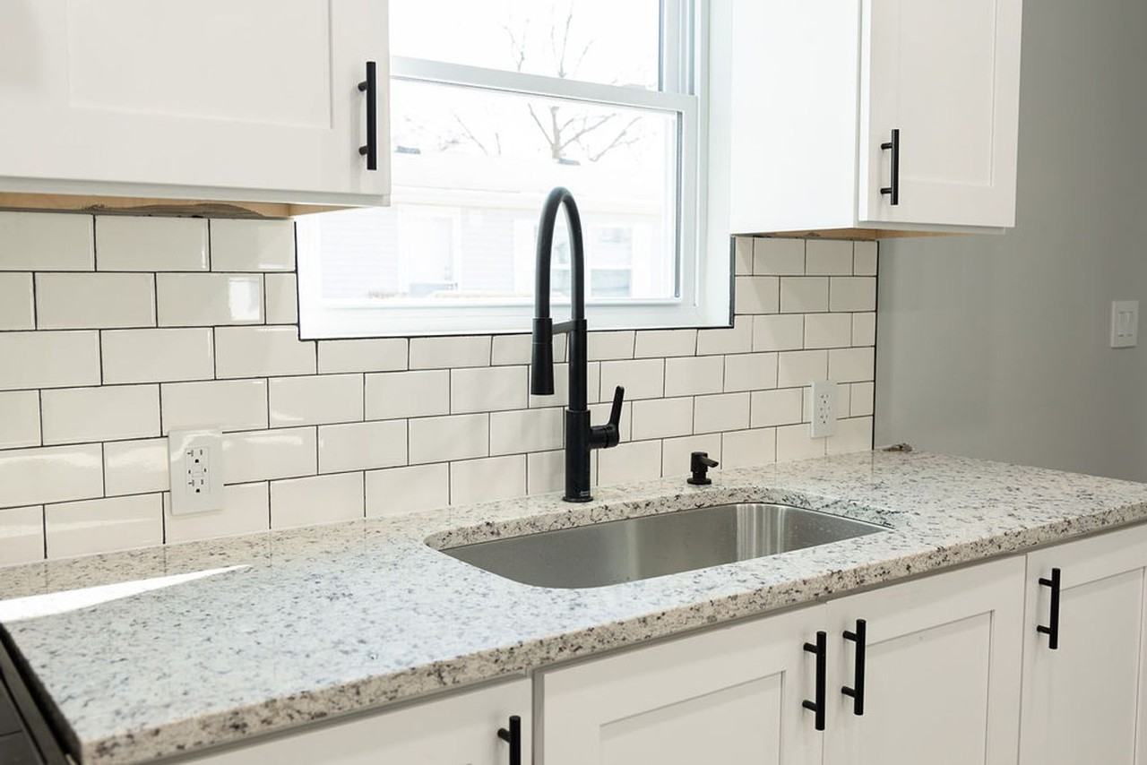 403 N 6th St - Photo 3 of 46