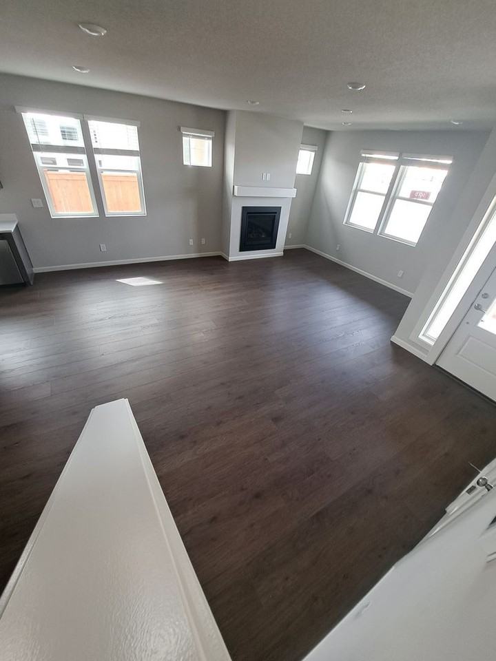 8496 Se Quincy St - Photo 3 of 36