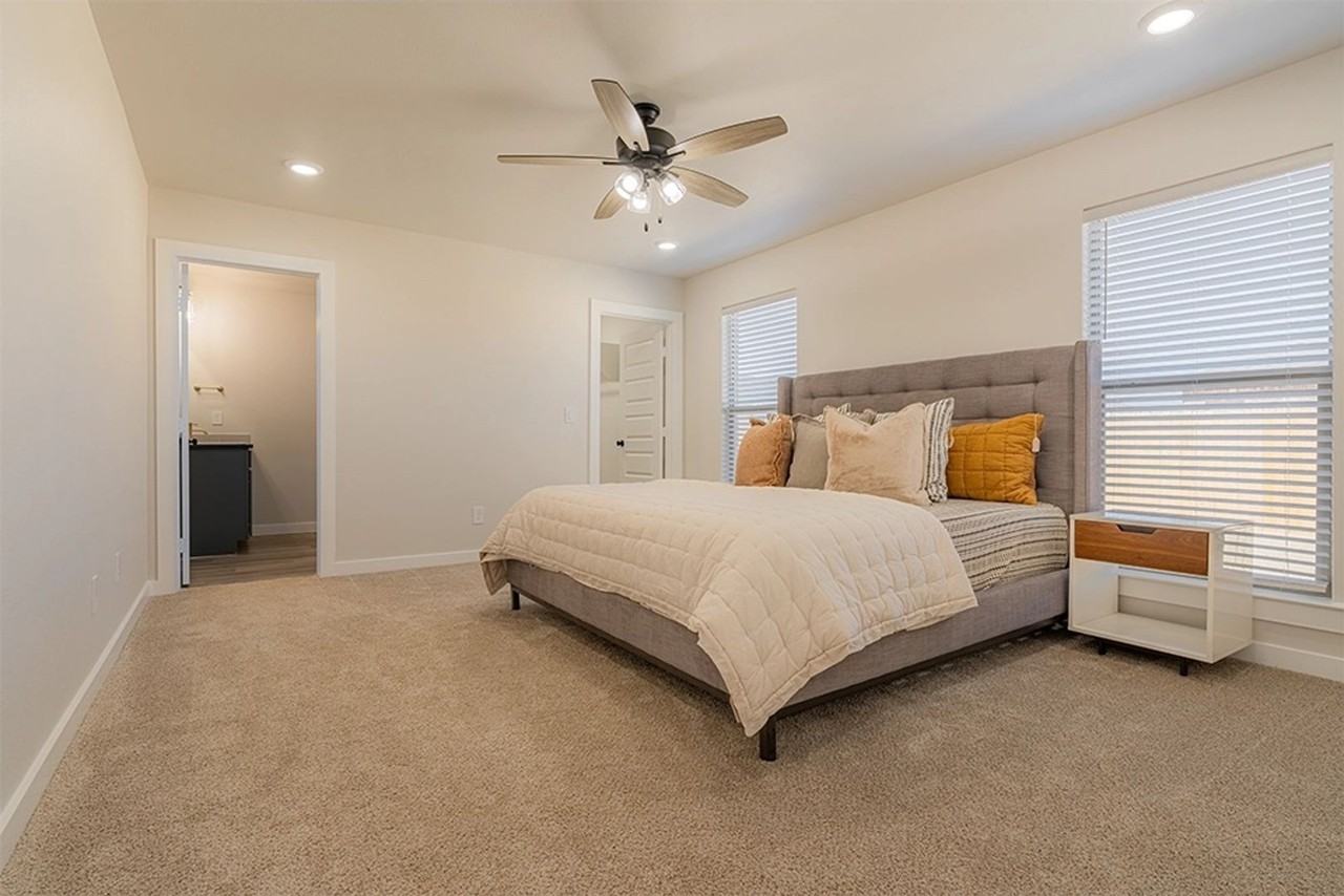 7219 37th St - Photo 5 of 7