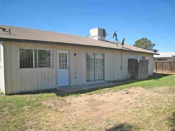 1818 W Portobello Ave - Photo 2 of 3