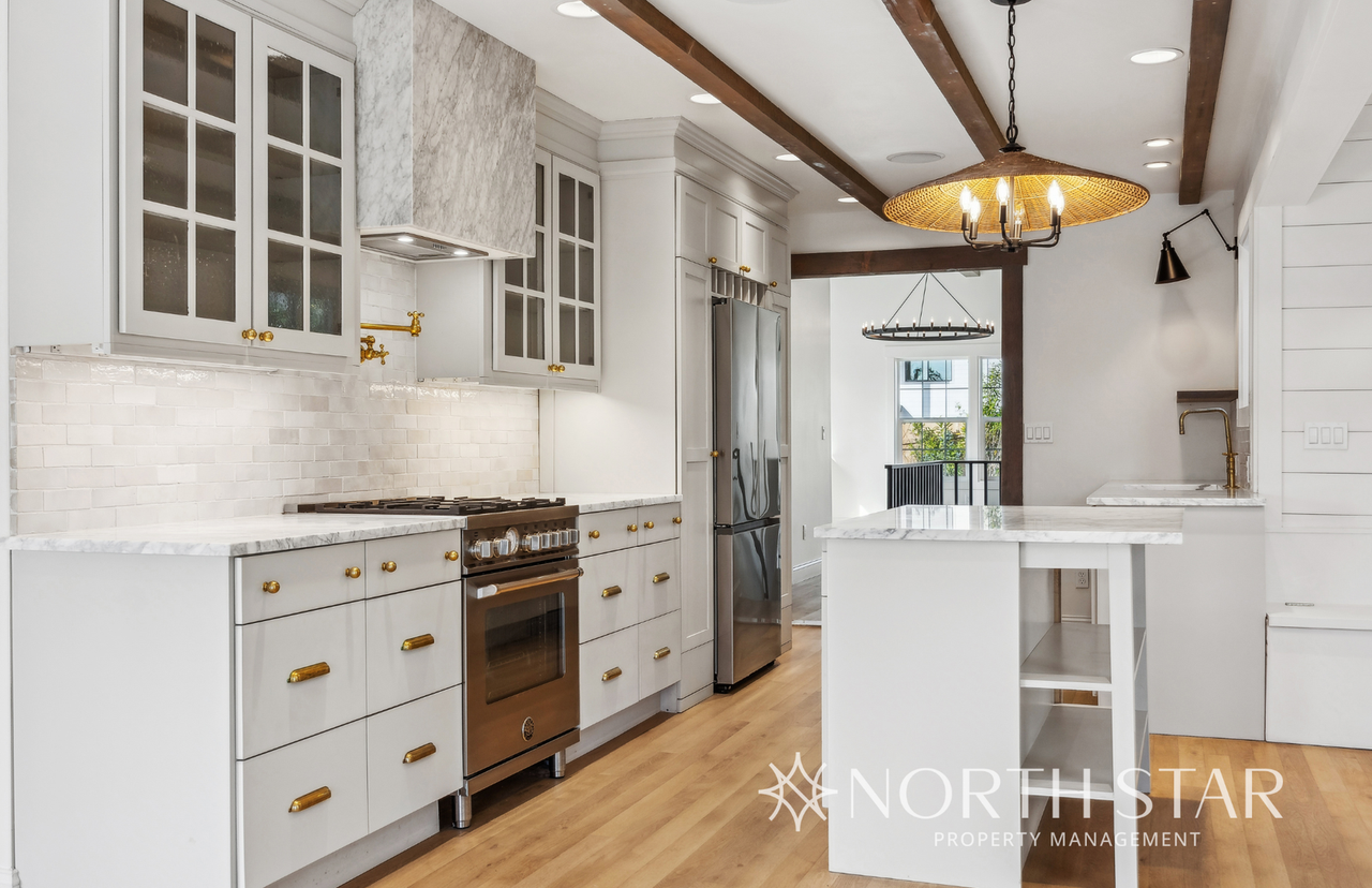 8143 Sw 37th Ave - Photo 5 of 41