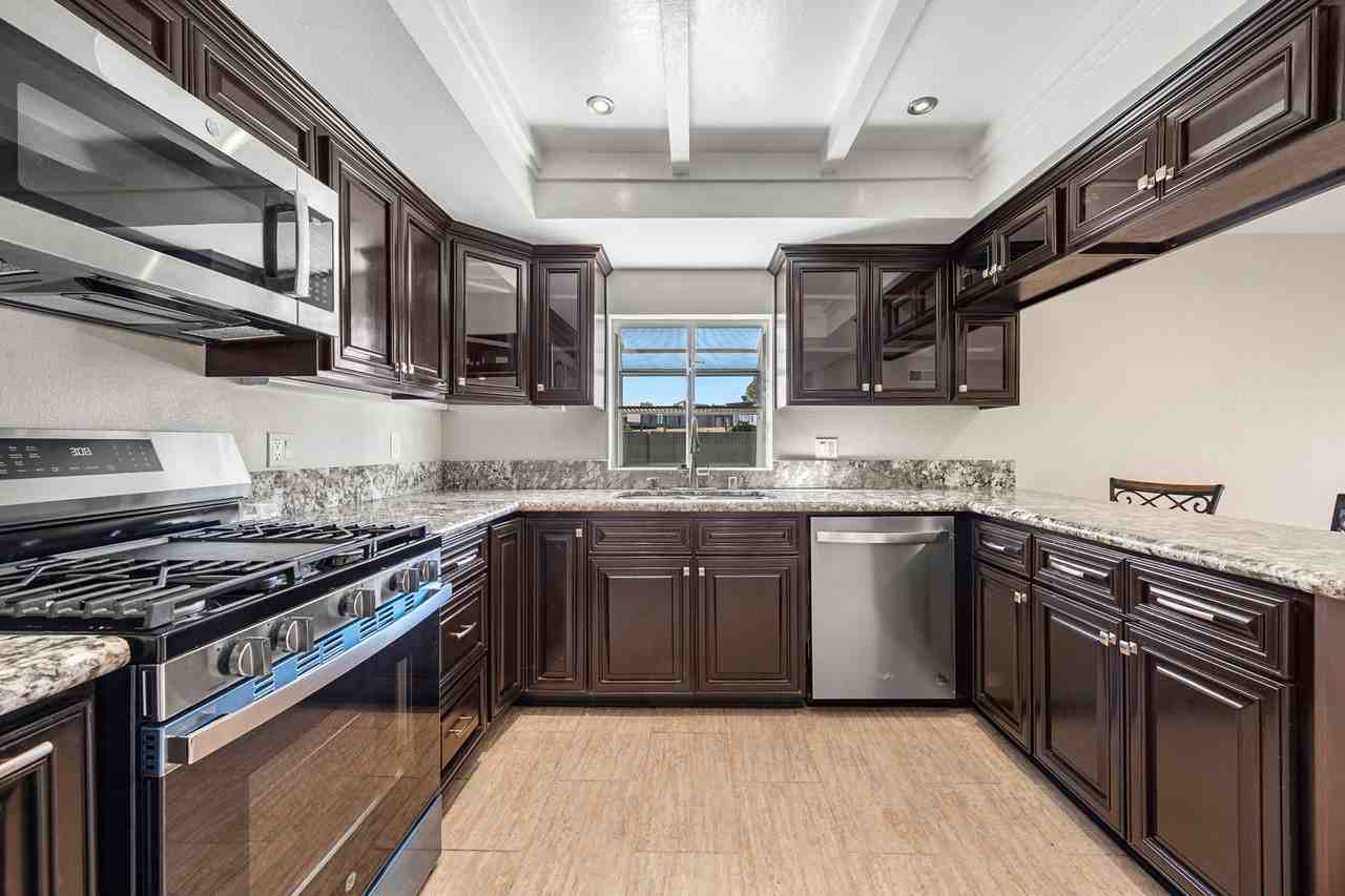 7312 Spruce Cir - Photo 2 of 29