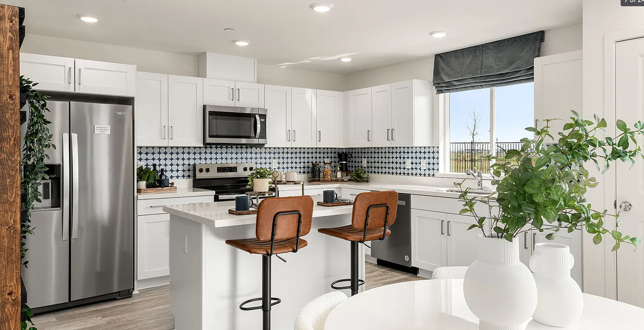 808 Cliff Ct - Photo 7 of 18