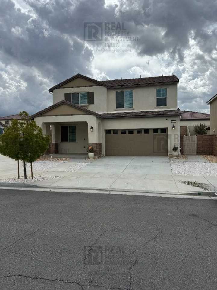 3089 Eveningcloud St - Photo 2 of 50