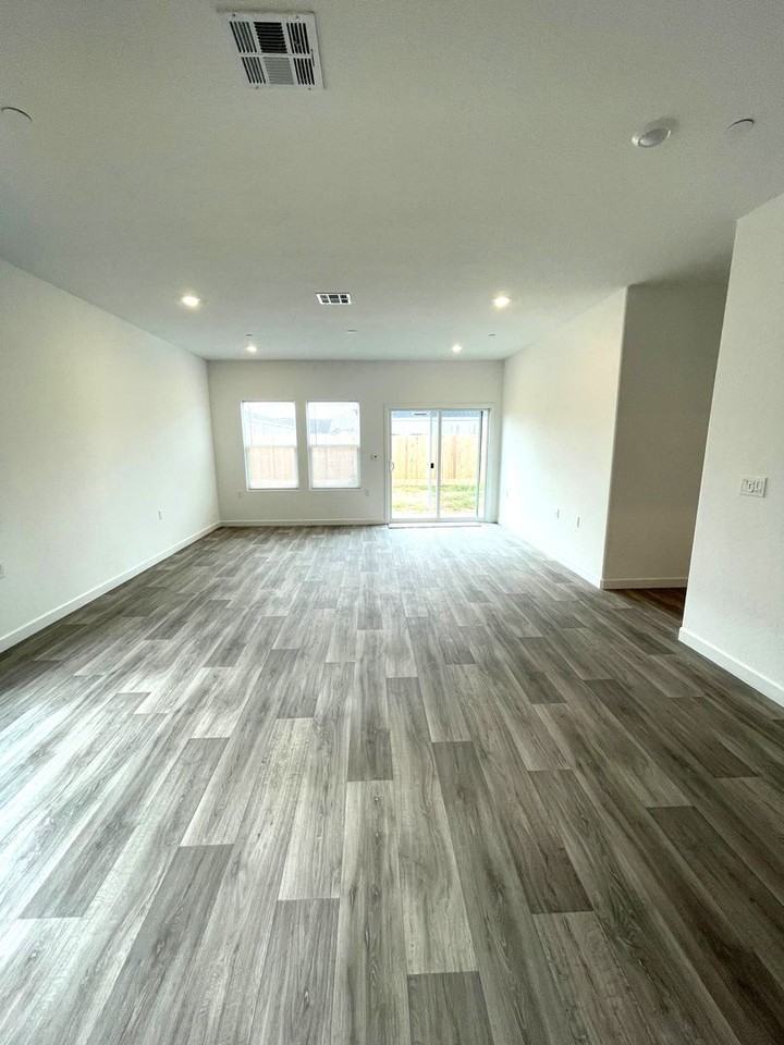 6203 E Giavanna Ave - Photo 2 of 28